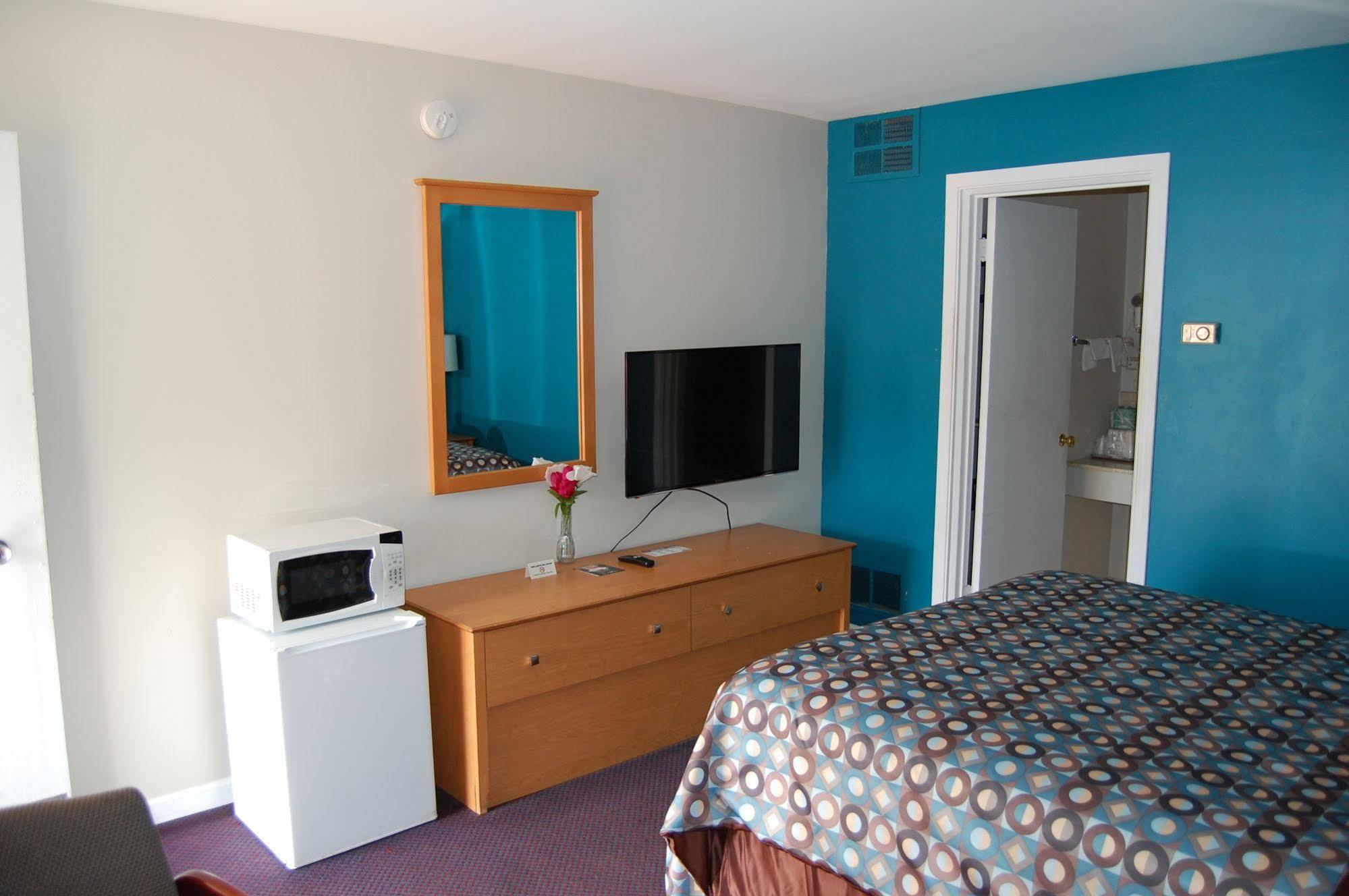 Colony Motel Brookfield Экстерьер фото